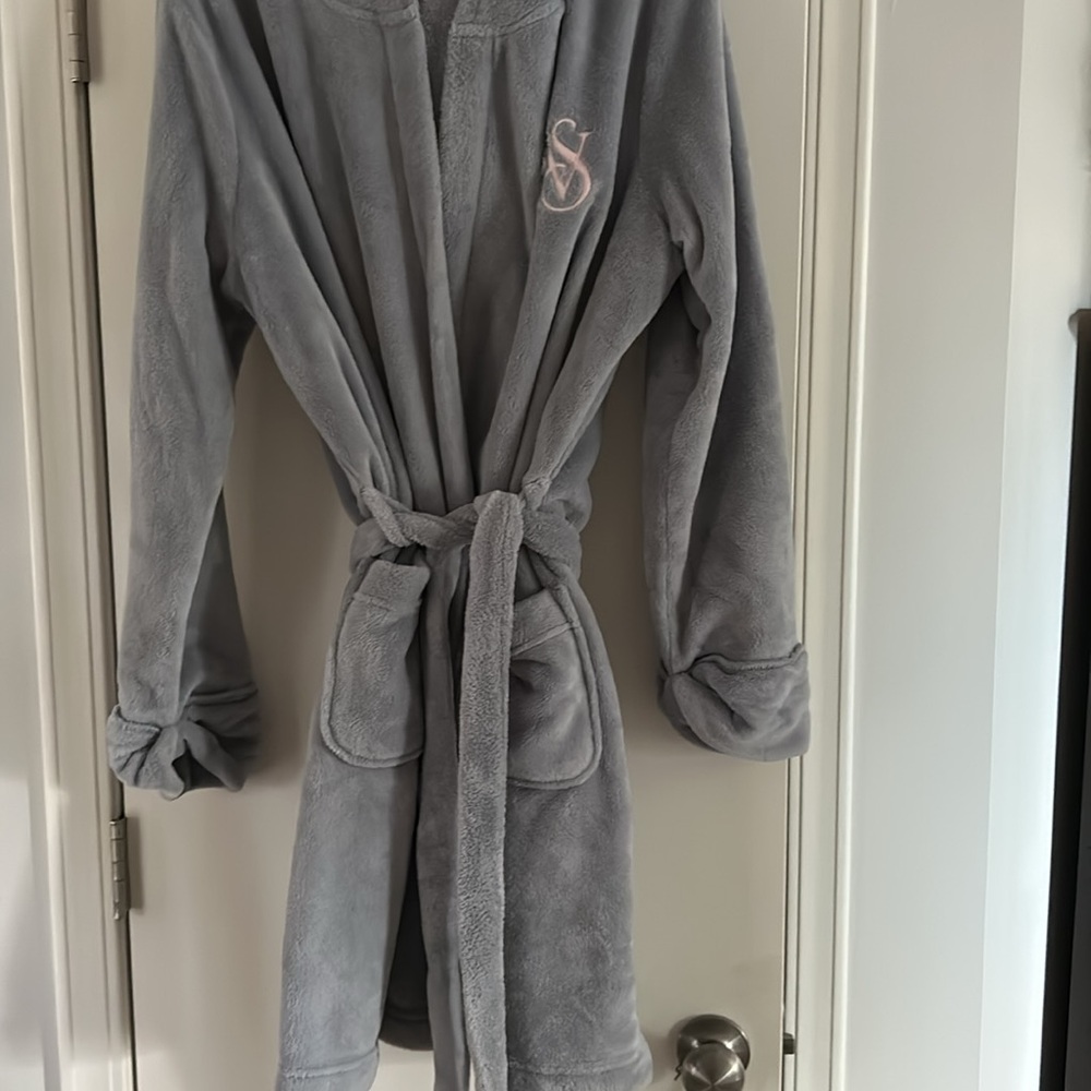 Victoria Secret’s Robe - Picture 2 of 3